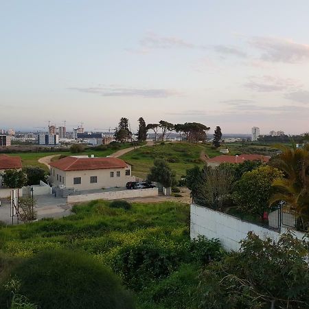 The Hbs Suite Ness Ziona Bagian luar foto